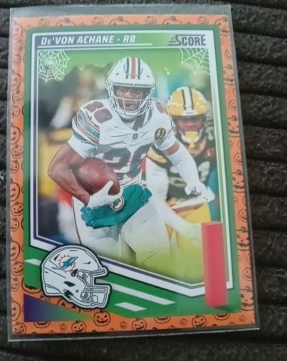2025 Panini Score-A-Treat Football Pumpkin #123 De'Von Achane — front