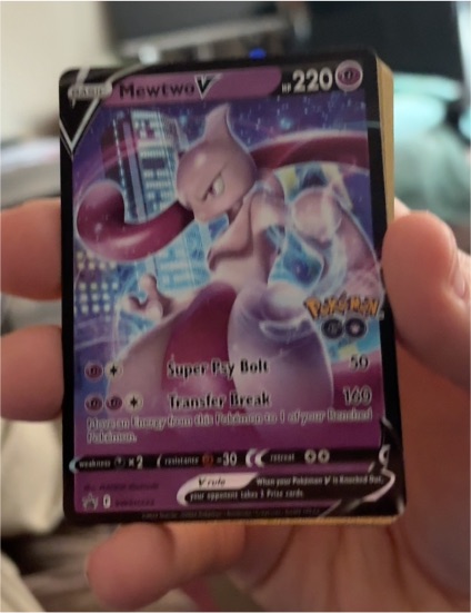 Pokémon TCG 2022 Mewtwo V SWSH223 — front