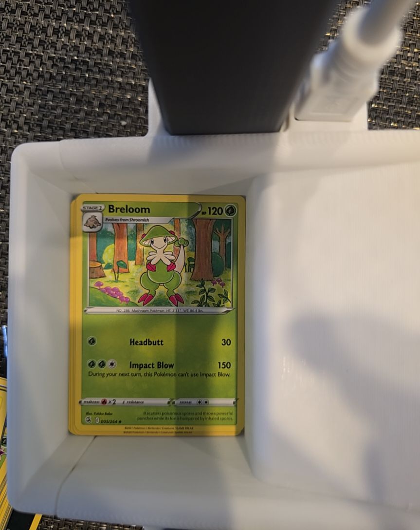 2021 Pokémon TCG Fusion Strike #005 Breloom — front