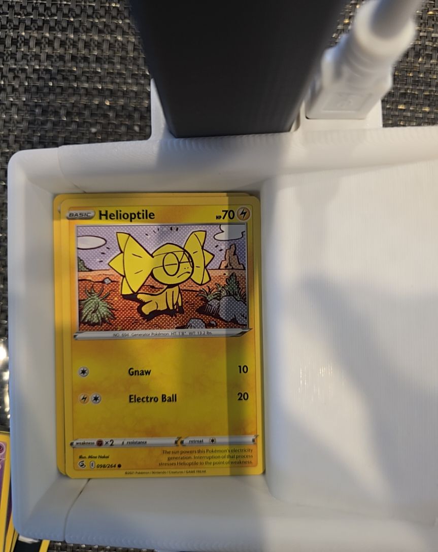 2021 Pokémon Fusion Strike #098 Helioptile — front
