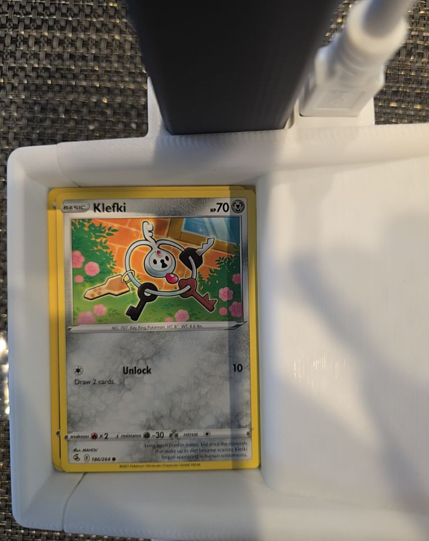 2021 Pokémon Fusion Strike #186 Klefki — front