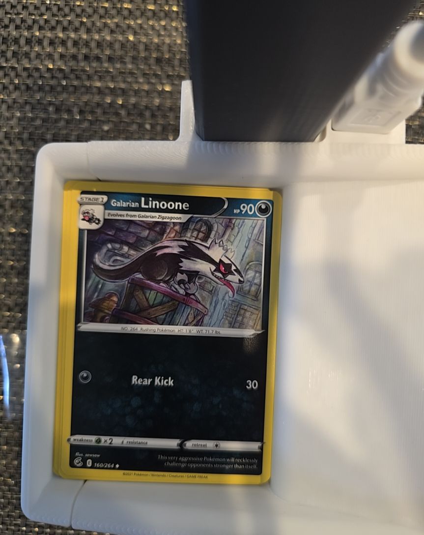 2021 Pokémon Fusion Strike #160 Galarian Linoone — front