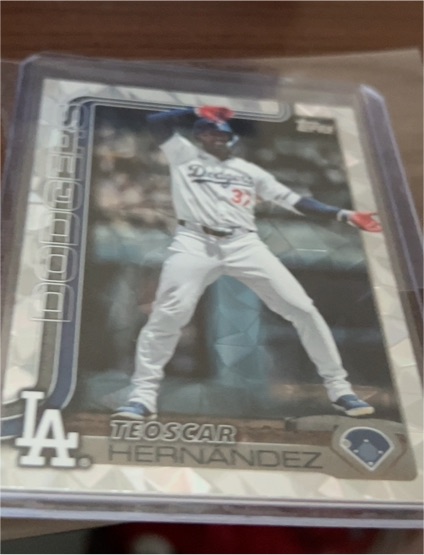 2025 Topps Series 1 #176 Teoscar Hernandez — front