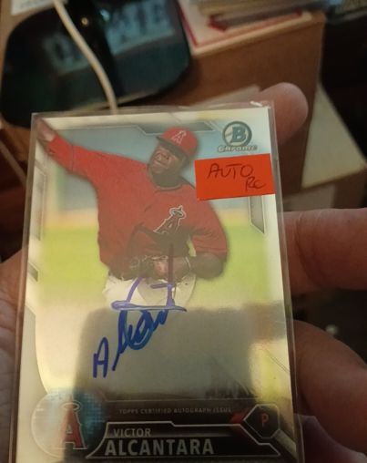 2017 Bowman Chrome #BCA-VA Victor Alcantara — front