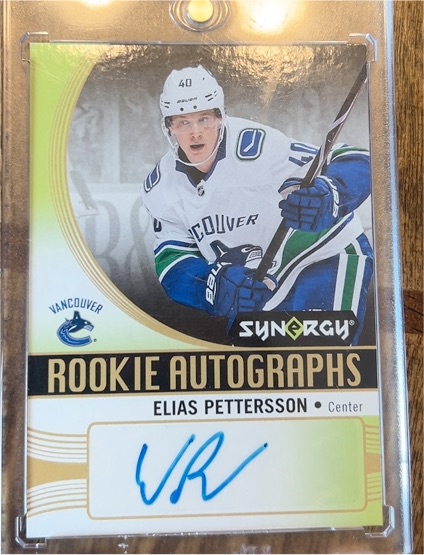 2018-19 Upper Deck Synergy #A-EP Elias Pettersson Rookie Autograph — front