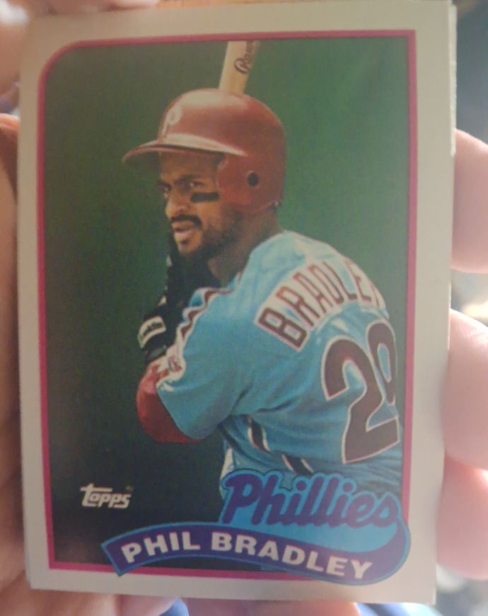 1989 Topps #608 Phil Bradley — front