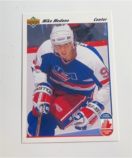 1991-92 Upper Deck #32 Mike Modano — front