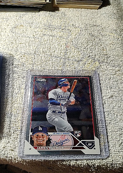 2023 Topps Series 2 #395 James Outman — front