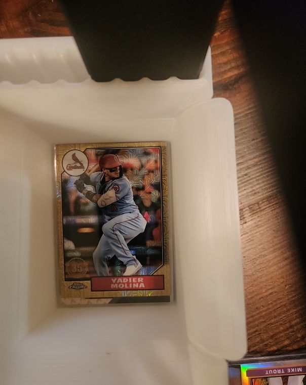 2023 Topps Chrome #35 Yadier Molina — front