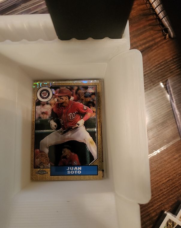2022 Topps Series 1 - 1987 Topps Chrome Silver Pack Mojo #T87C-25 Juan Soto — front