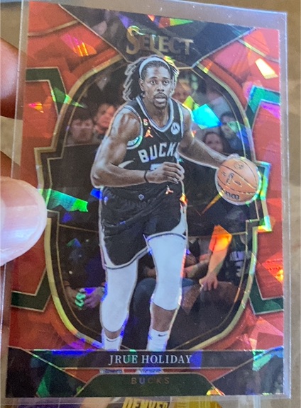 2022-23 Panini Select Concourse Red Cracked Ice Prizm #15 Jrue Holiday — front
