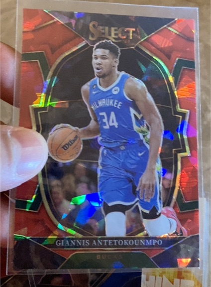 2022-23 Panini Select #61 Giannis Antetokounmpo — front