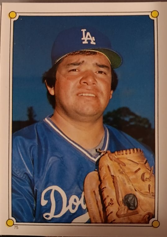 1987 Topps Stickers #75 Fernando Valenzuela — front