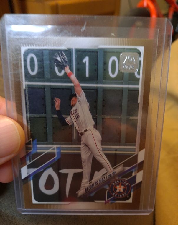 2021 Topps Update #US72 Aledmys Diaz — front