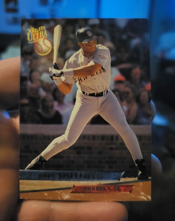 1993 Fleer Ultra #122 Gary Sheffield — front