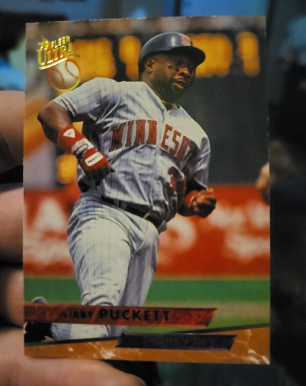 1993 Fleer Ultra #236 Kirby Puckett — front