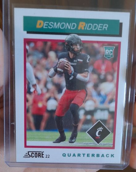 2022 Panini Score 1992 Throwback #TB3 Desmond Ridder — front