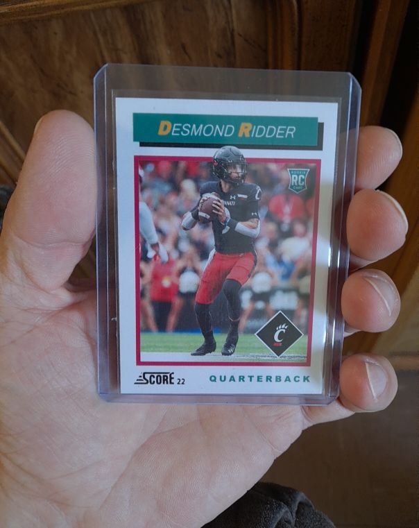 2022 Panini Score 1992 Throwback Rookie #TB3 Desmond Ridder — front