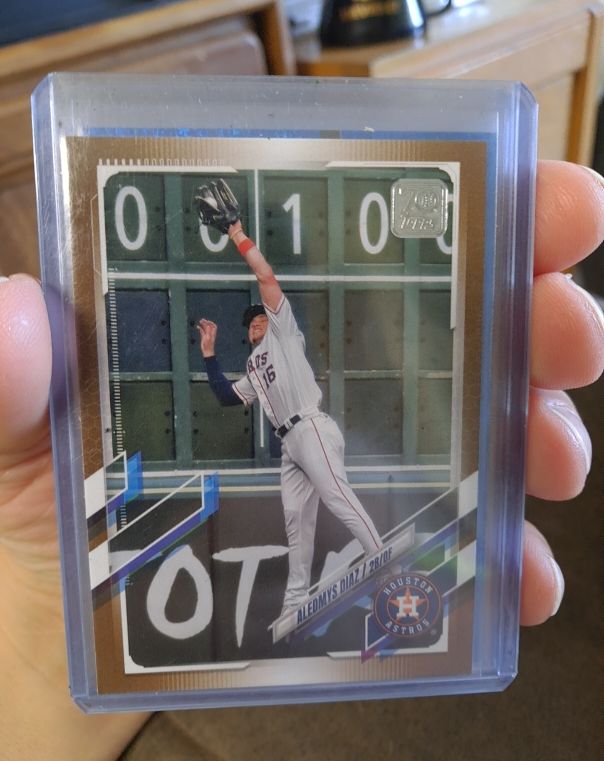 2021 Topps Update #US72 Aledmys Diaz — front