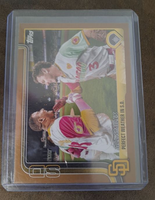 2025 Topps Series 1 #143 All Smiles: Perfect Weather in S.D. — front