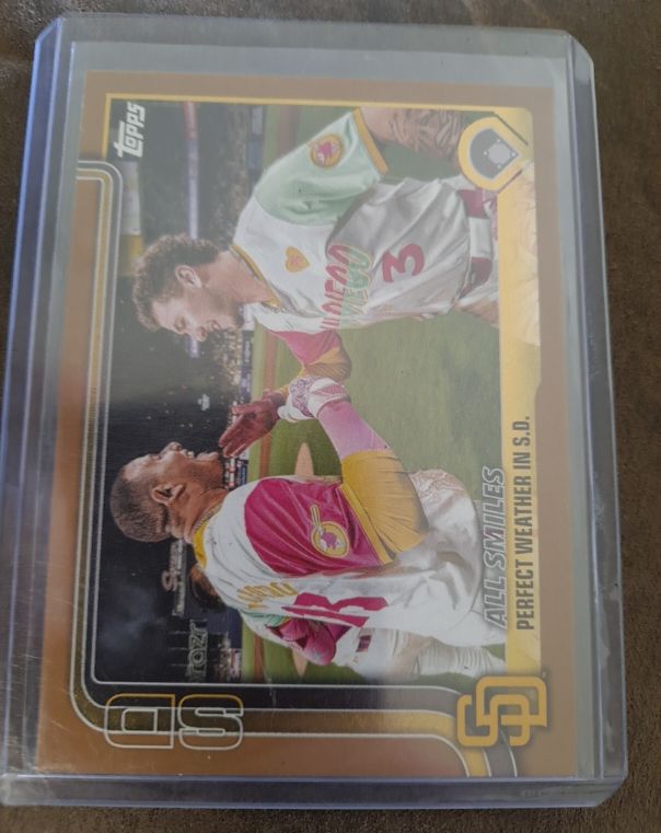 2025 Topps Series 1 #143 All Smiles: Perfect Weather in S.D. — front