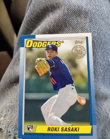 2025 Topps Series 2 35th Anniversary #90B2-37 Roki Sasaki — front