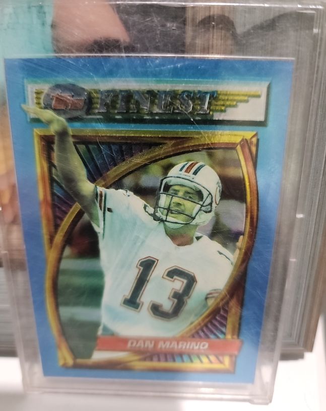 1994 Topps Finest #142 Dan Marino — front