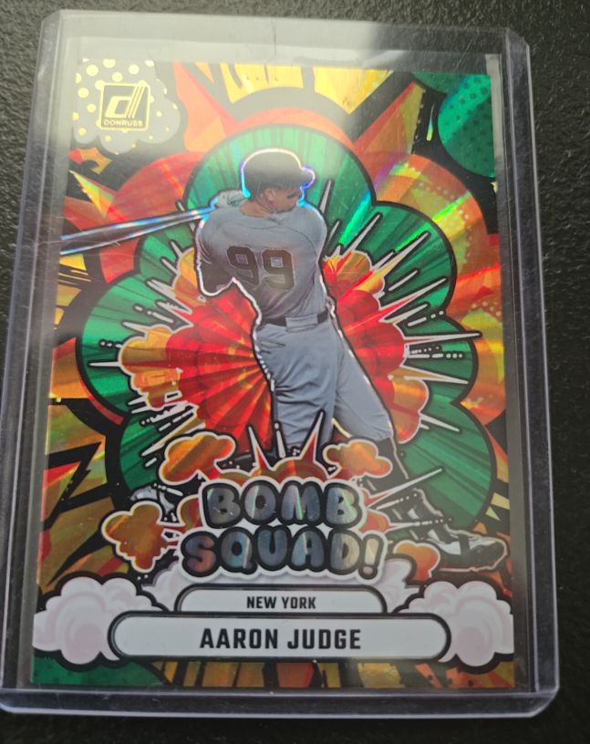 2025 Donruss #18 Aaron Judge Bomb Squad Green Laser — front