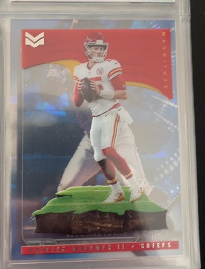 2021 Panini Chronicles Magnitude #MAG-16 Patrick Mahomes II — front