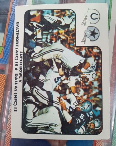 1977 Fleer Team Action #61 Super Bowl V Baltimore Colts vs Dallas Cowboys — front