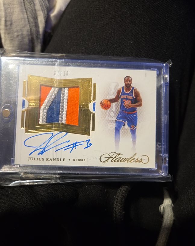 2022-23 Panini Flawless #1/15 Julius Randle — front