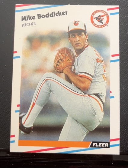 1988 Fleer #556 Mike Boddicker — front