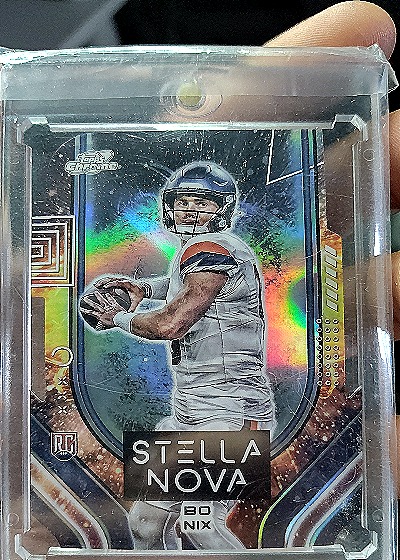 2024 Topps Chrome Cosmic #7 Bo Nix Stella Nova — front