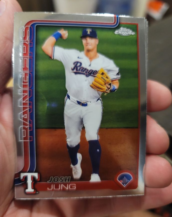 2025 Topps Chrome #220 Josh Jung — front