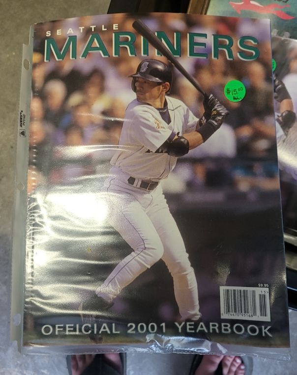2001 Seattle Mariners Official Yearbook Ken Griffey Jr. — front