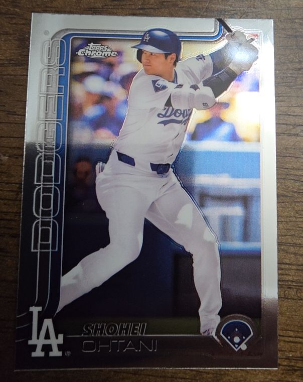 2025 Topps Chrome #1 Shohei Ohtani — front
