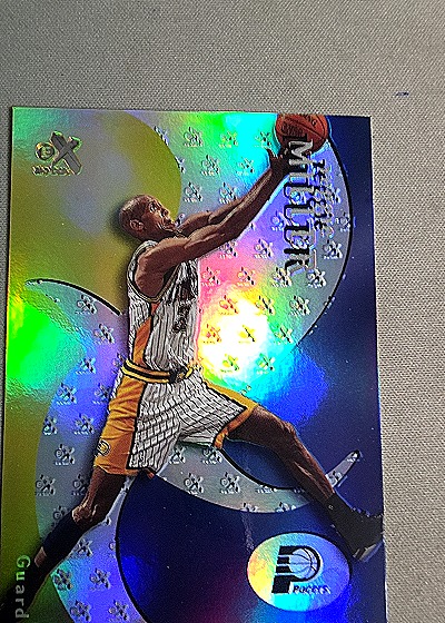 1999-00 Skybox E-X #25 Kobe Bryant — front