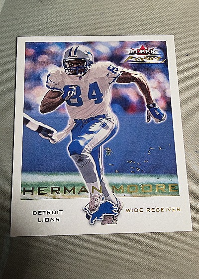 2000 Fleer Focus #33 Herman Moore — front