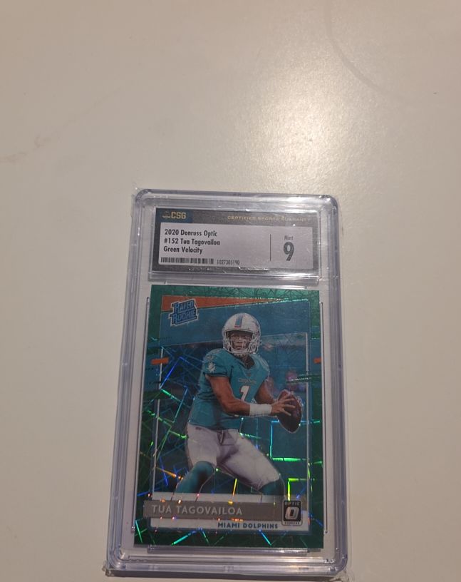 2020 Donruss Optic #152 Tua Tagovailoa Green Velocity — front