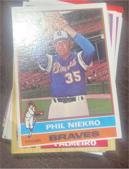 1976 Topps #435 Phil Niekro — front