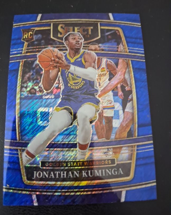 2021-22 Panini Select #28 Jonathan Kuminga Blue Shimmer Prizm — front