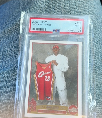 2003 Topps #221 LeBron James Rookie Card — front