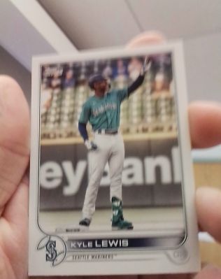 2022 Topps #206 Kyle Lewis — front