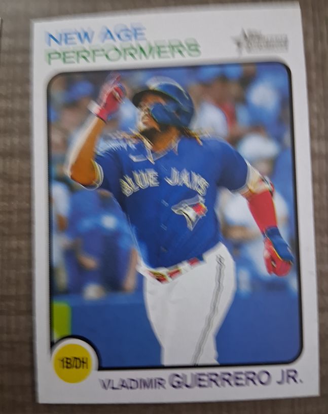 2022 Topps Heritage New Age Performers #NAP-3 Vladimir Guerrero Jr. — front