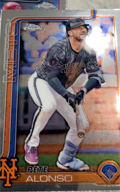 2025 Topps Chrome #136 Pete Alonso — front