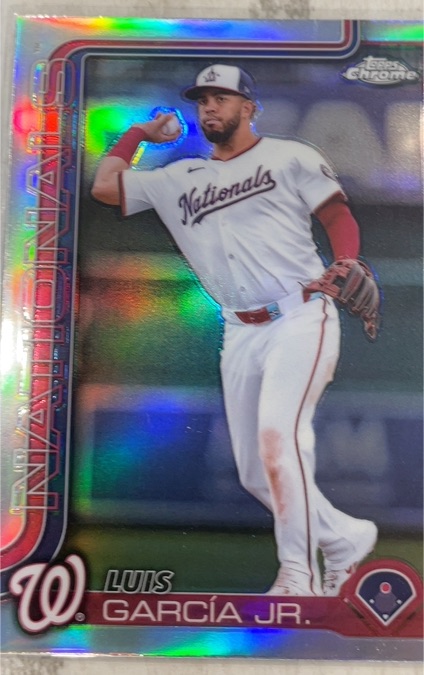 2025 Topps Chrome #269 Luis García Jr. — front