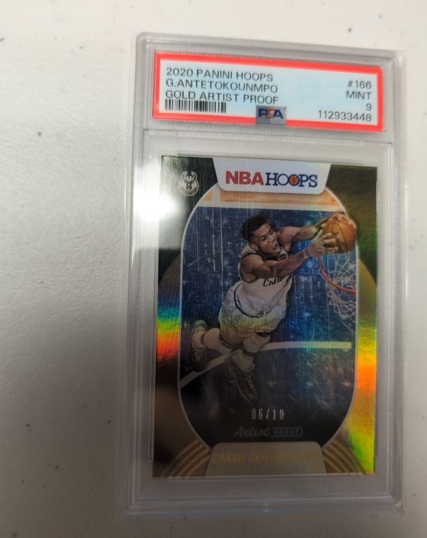 2020 Panini Hoops #166 Giannis Antetokounmpo Gold Artist Proof — front