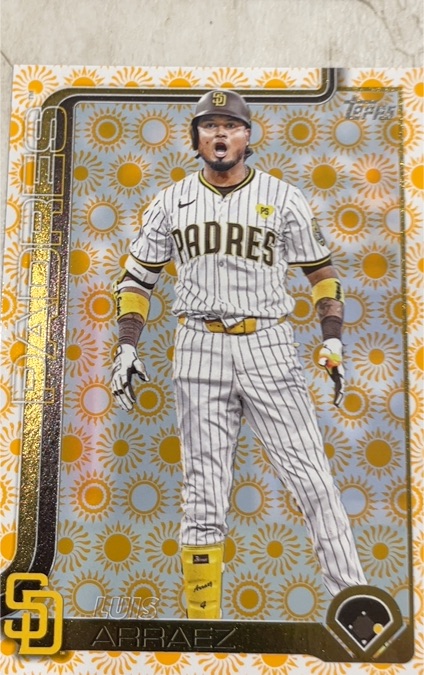 2025 Topps #393 Luis Arraez — front
