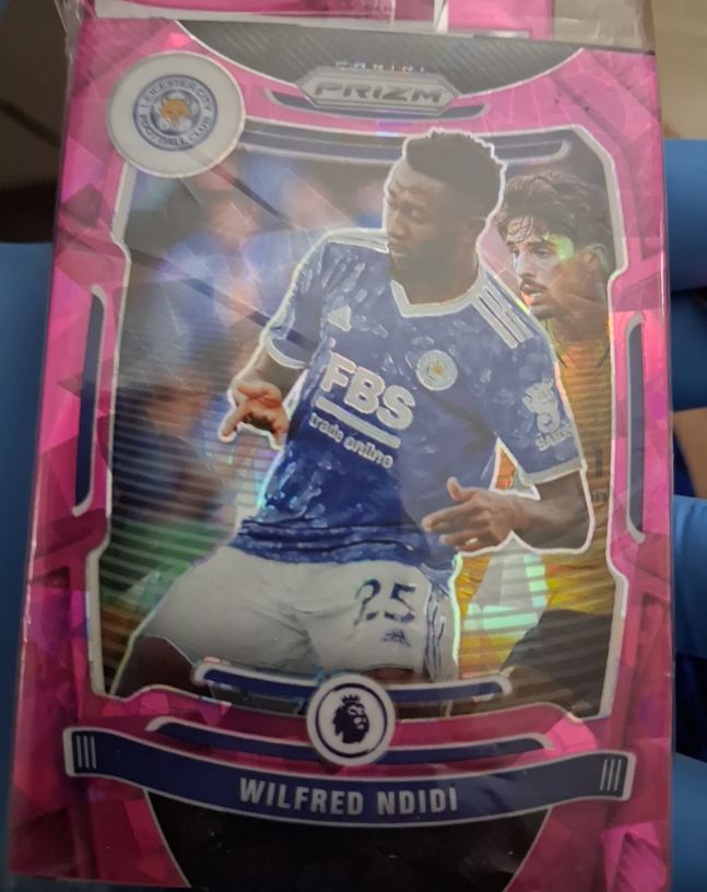 2021-22 Panini Prizm Premier League #25 Wilfred Ndidi — front