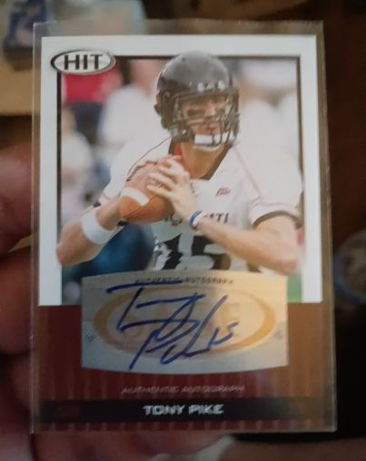 2010 SAGE HIT Autographs Gold #A85 Tony Pike — front